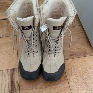 UGG Adirondack lace up Snow Boots in beige